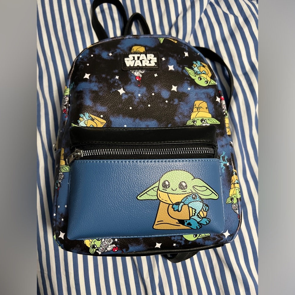 NWOT Hot Topic Star Wars Baby Yoda mini backpack